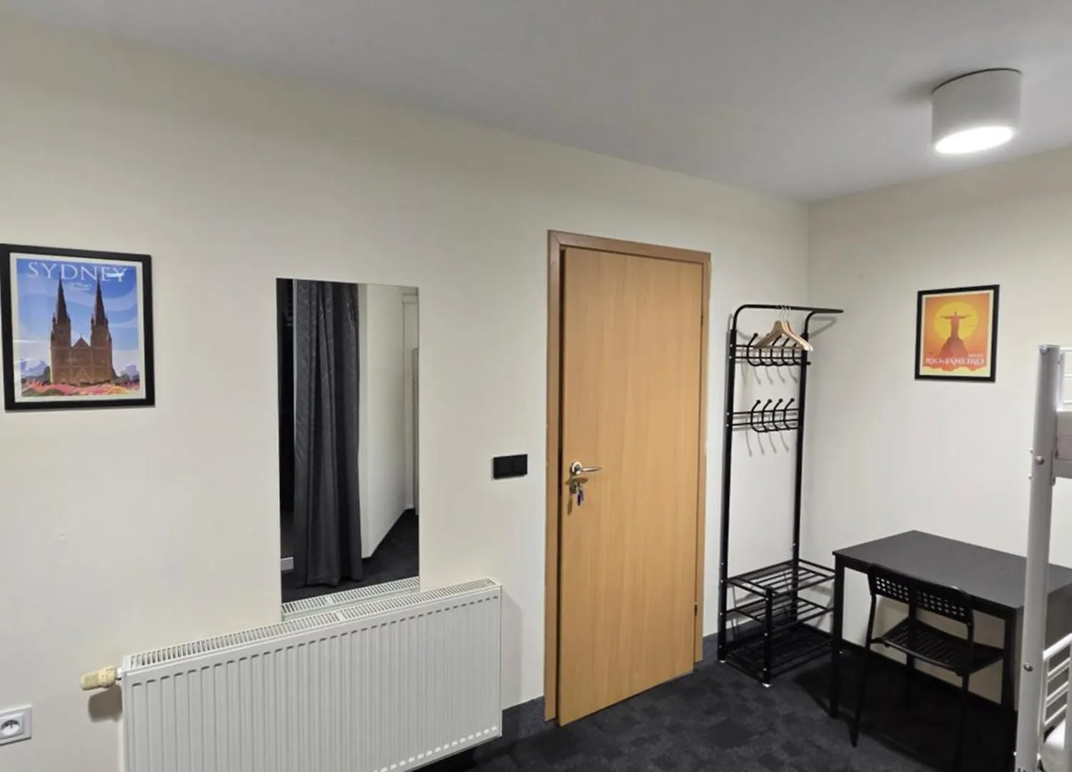 Hostel Rooms4Rest Skibicka - Private Rooms For Tourists - Atr Consulting Sp, Z O,O, Warsaw Poland