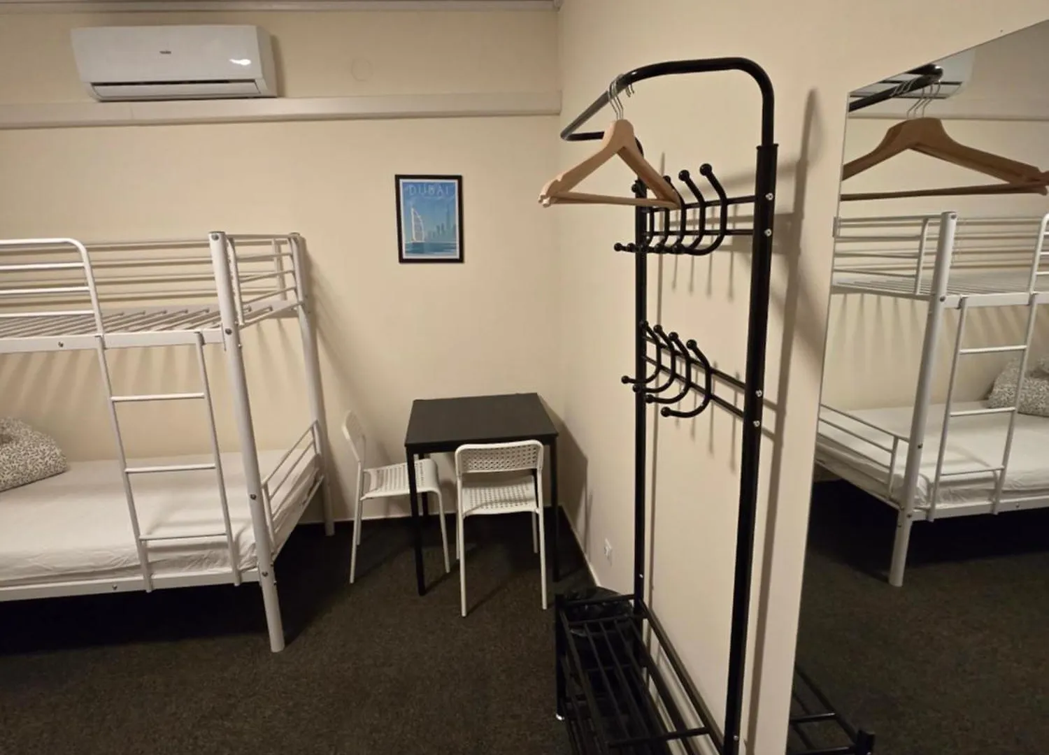 Hostel Rooms4Rest Skibicka - Private Rooms For Tourists - Atr Consulting Sp, Z O,O, Warszawa Polska
