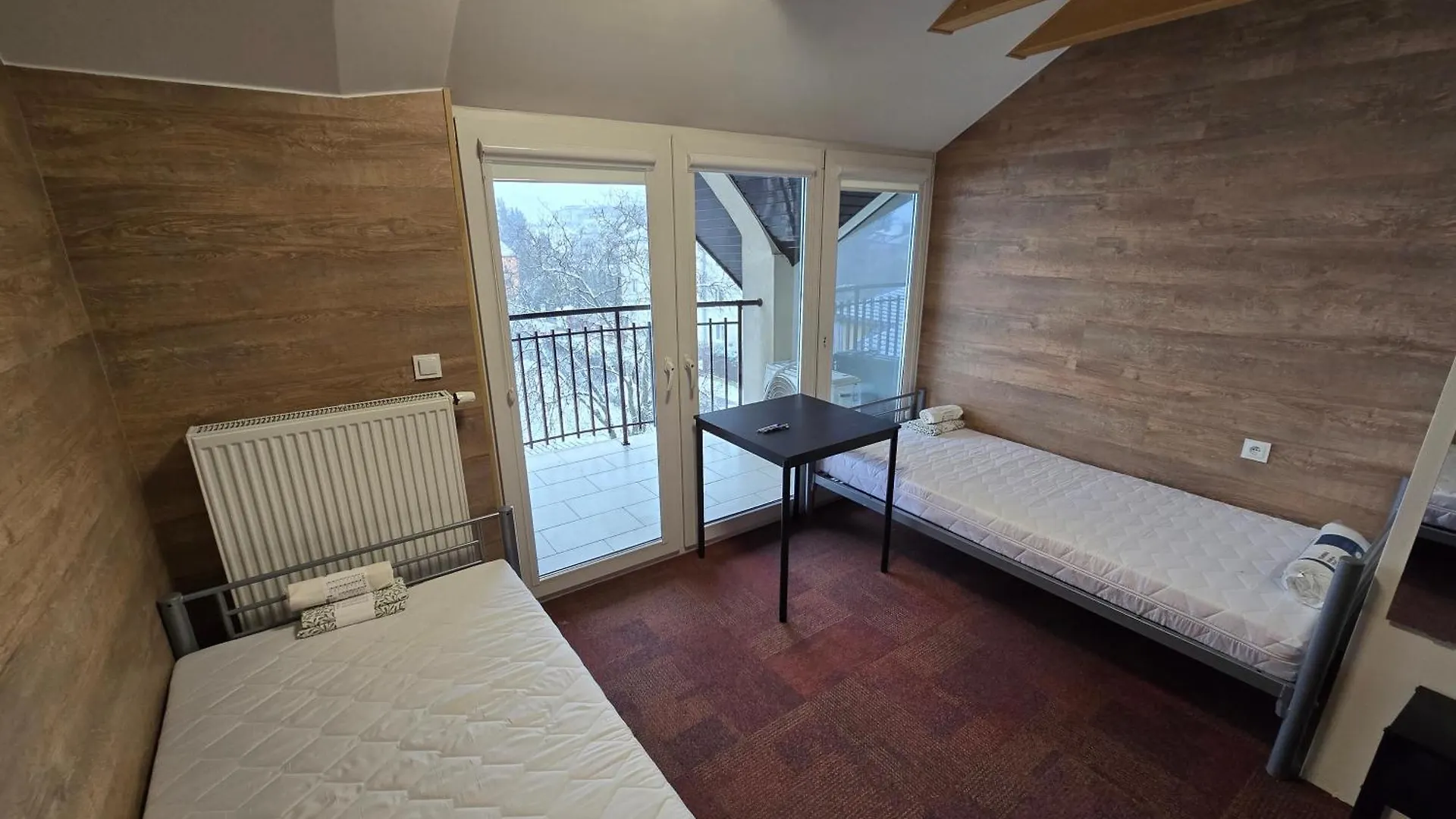 Hostel Rooms4Rest Skibicka - Private Rooms For Tourists - Atr Consulting Sp, Z O,O, Warsaw Poland
