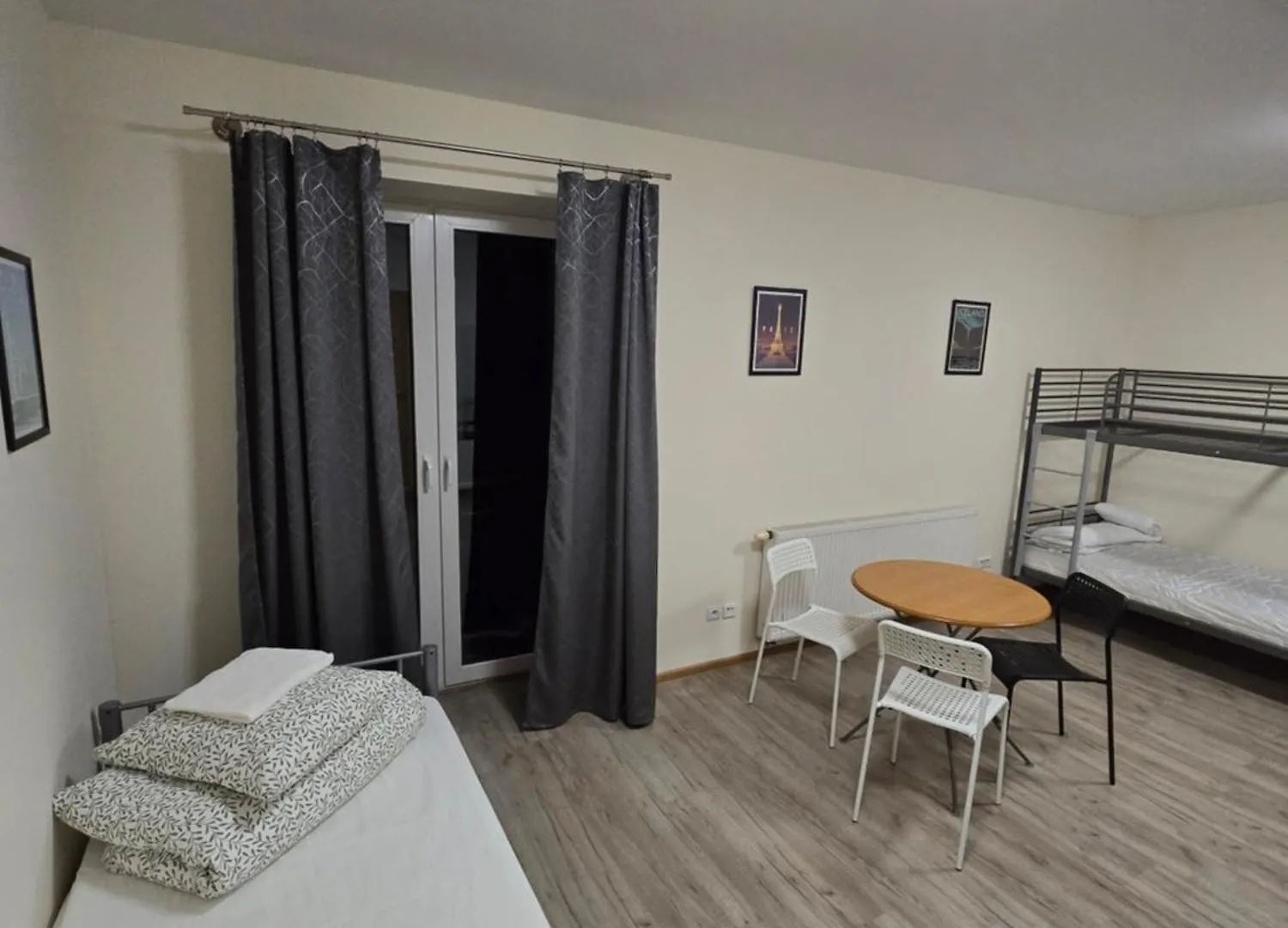 Hostel Rooms4Rest Skibicka - Private Rooms For Tourists - Atr Consulting Sp, Z O,O, Warsaw